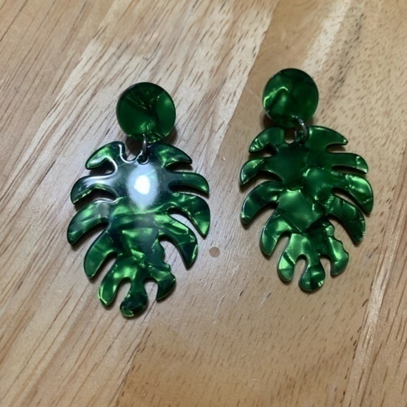 Green Acrylic Dangle Hoop Earrings - Picture 3 of 5
